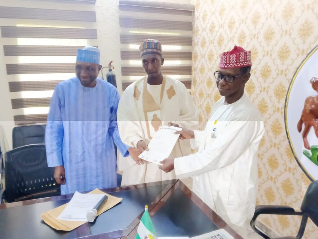 Information Officers Urged to Register with NIPR