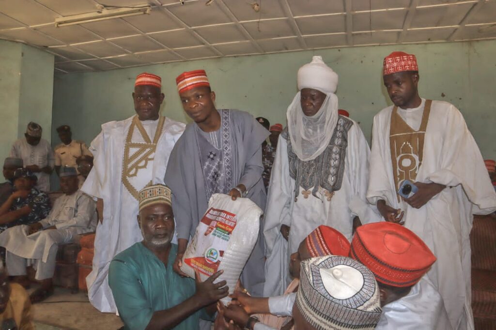 Dawakin Tofa LG Boss Distributes Palliatives to 1,600 Indigents
