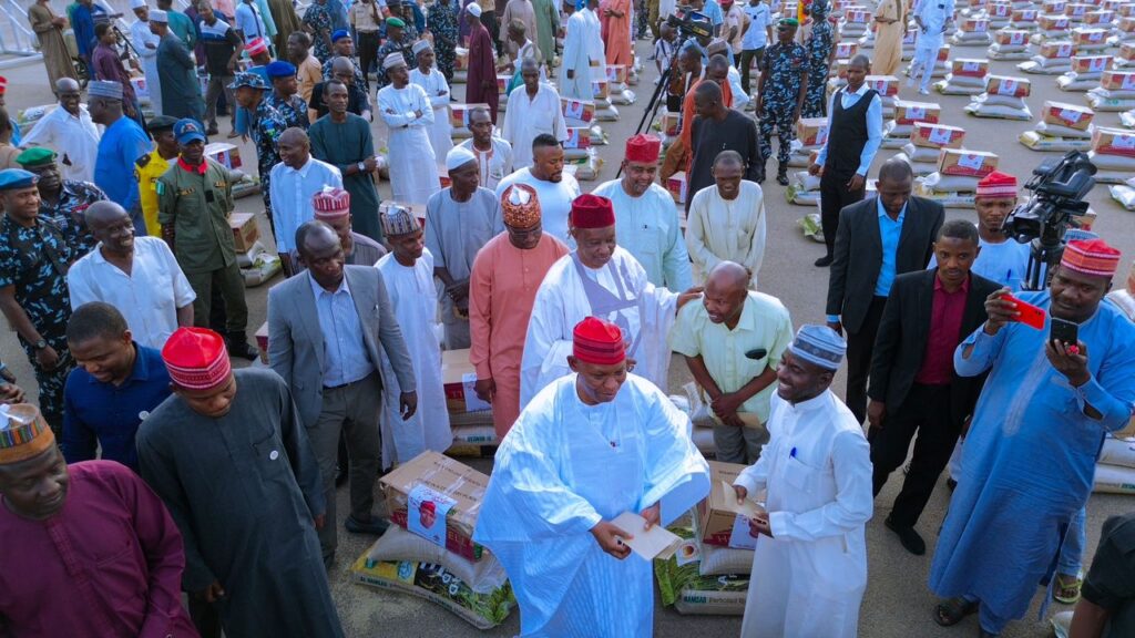 Kano Gov Distributes Ramadan Package to Govt House Staff
