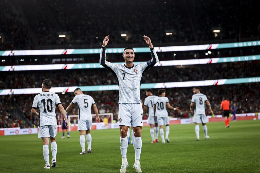 Cristiano Ronaldo first player to score 900 goals